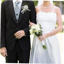 Boutonnière de fleur artificielle élégante pour mariage