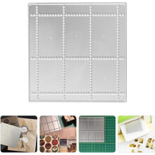 Matrices de découpe en acier au carbone pour tampons et outils de gaufrage.