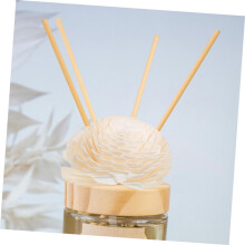 Frasco de aromaterapia con cuerda flexible y diseño de flores artificiales.