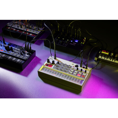 Korg - volca Sample2 - Digital Sample Sequencer Synthesizer