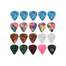 20 Stück bunte, dünne Zelluloidgitarren, Farbe (0,46 mm / 0,71 mm) nach dem Zufallsprinzip ausgewählt