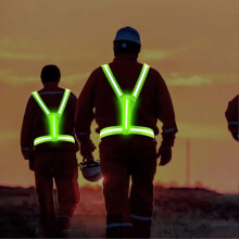 LED-reflekterende vest for sikkerhetsjusterbare LED-striper på begge sider, 3 lysmoduser for nattgåing og jogging