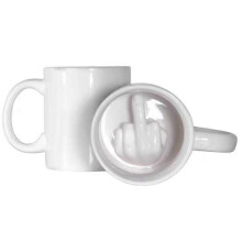 Ceașcă de cafea cu degetul mijlociu, creativă și amuzantă, falsă, parodie, 3D, tridimensională, simplă