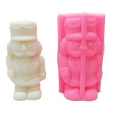 (S) DIY Nutcrackers Decoration Candle Mold Sturdy Silicone Nutcrackers Candle Mold for DIY Christmas Decors and Craft Gifts  S