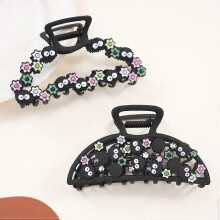 (B-1PC) 1pc Creative Small Cinderblock Hair Claw Cute Black Cartoon Hair Claws Japan Wacky Claw Clip Hair Accessories for Women Girls