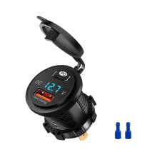 Autolader met een totaal vermogen van 48 W, USB-C PD- en USB-A-snellaadpoort, LED-voltmeter en waterdichte sigarettenaanstekeradapter.