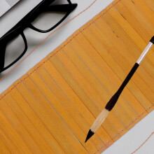 Blanco bamboevel van 15,8 x 38,4 cm voor knutselprojecten en kalligrafieoefeningen.