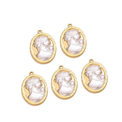 Ensemble de 5 pendentifs camée tête féminine de style-Blanc