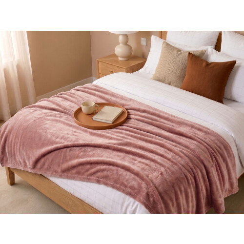 Beliani Blanket TERKE 200 x 220 cm Light Brown 1