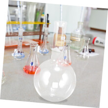 Glazen erlenmeyer met lange hals en platte bodem van 500 ml, schaalmodel, experimenteerfles voor wetenschappelijk gebruik in het laboratorium.