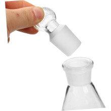 Glazen Erlenmeyerfles van 150 ml voor experimenten, met nauwkeurige schaalverdeling en goede afsluiting.