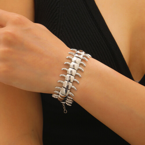 Unique Gothic Centipede Design Alloy Bracelet Lightweight 1