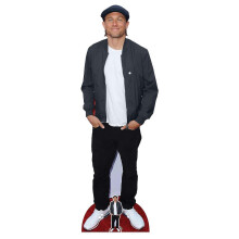 Charlie Hunnam, znany aktor, naturalnej wielkości tekturowa figurka