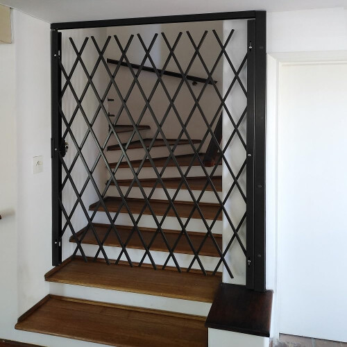 Single Xpanda Security Gate 2000mm 79 High Flexible Expanding Saftidor