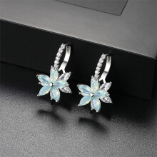 Cute And Romantic Transparent Zirconia Flower-Shaped Simple Cubic Zirconia Stud Earrings (Green) Surprise Gift