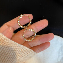 Zircon And Silver Stud Earrings For Women, Simple And Versatile Hoop Earrings (Gold). Surprise Gift