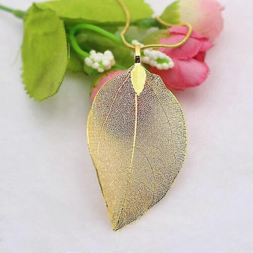 1 collar con forma de hoja 1