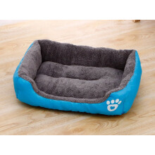 Cama para cães de pequeno a grande porte, formato de casinha aconchegante e colorida.