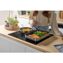 Bosch Series 4 PWP611BB5B Induction Hob with TouchSelect CombiZone PowerBoo