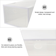 Beige plastic schoenenopbergdoos met een dikke en stevige constructie.
