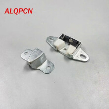 Gäller för 1 set baklucka begränsad bakdörrstopp för Nissan URVAN E24 1986-2001 Modell 90572-01N00