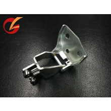(door in right)Applies to use for nissan caravan Nv350 E26 2013- model sliding door roller middle braket