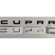 Sort metal bagemærke med glansfuld finish til facelift 2020+ sædeskabelon, dekorativt emblem til bilstyling