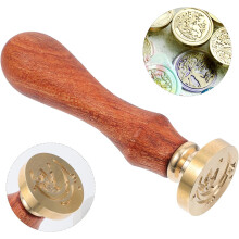 Retro maan lakzegelstempel met houten handvat en messing kop, creatief patroon voor het zelf maken van een lakzegel.
