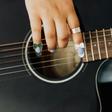 10 stuks gitaarvingerplectrums, platte duimplectrums, celluloid PE-materiaal, comfortabele pasvorm, ergonomisch ontwerp