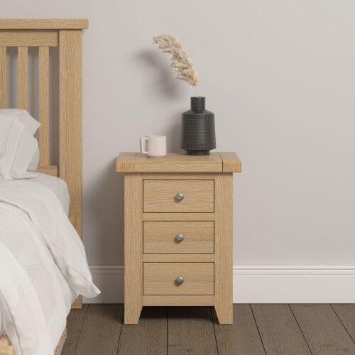 Seconique Windsor 3 Drawer Bedside - Natural Oak