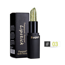 Gloss à lèvres à changement de couleur par température magique. Fini semi-mat velouté et lisse. Longue tenue. Résistant à l'eau. Gamme