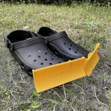 Snow Plow Shoe Attachment, Flexible Silicone Winter Traction Accessory for Adults Kids