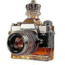 Bouteille en verre à whisky avec bouchon hermétique pour la décoration et le rangement dans un bar