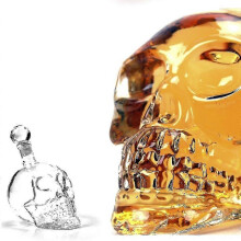 Skull Shaped Glass Decanter, 1000ml Hand Blown Borosilicate Glass, Transparent for Vodka Whisky