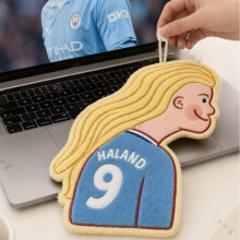 (Long hair haaland) Cute Cartoon Haland Kitchen Hand Towel Wall-Mounted Water-Absorbent Quick-Dry Coral Fleece Hand Towel