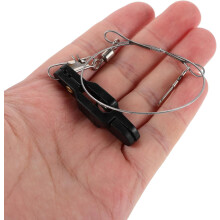 clips de liberación para pesca en el mar, de alambre de acero negro, con ganchos giratorios de acero inoxidable.
