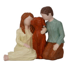 Couple and Dog Statue Souvenir Family Dog Lover Sculpture Suitable for Home Display and Gift Giving