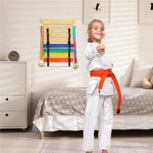 Houten Displayrek voor Karatebanden, Display voor 8 Taekwondobanden met Stickers, Displayhouder voor Vechtsportbanden