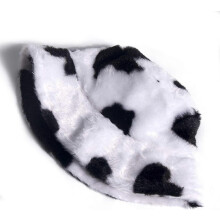 Bucket hat van imitatiebont, pluizige wintermuts in vissersstijl met melkkoeienprint, één maat voor dames, omtrek 56-60 cm
