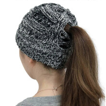 Gebreide wintermuts met opening voor een paardenstaart, elastische acryl muts voor dames
