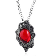 Collana con ciondolo, Amuleto di Dante di Devil May Cry, lega di zinco, catena da 50 cm, cristallo rosso