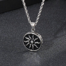 Collar con colgante de sol para hombre, acero de titanio, hipoalergénico, resistente al óxido y a la decoloración, 27*6 mm 22 g