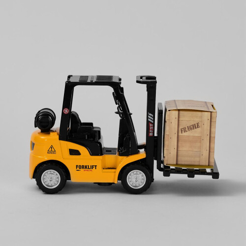 1/50 Scale Forklift Model Diecast Toy with Liftable Design and Pull Back Function for Kids 2
