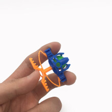 1 Hot Fun Kinder-Quetschspielzeug Fingerschleuder-Start-Flipper-Spiel Kunststoff-Kreisel-Puzzle Dekompression