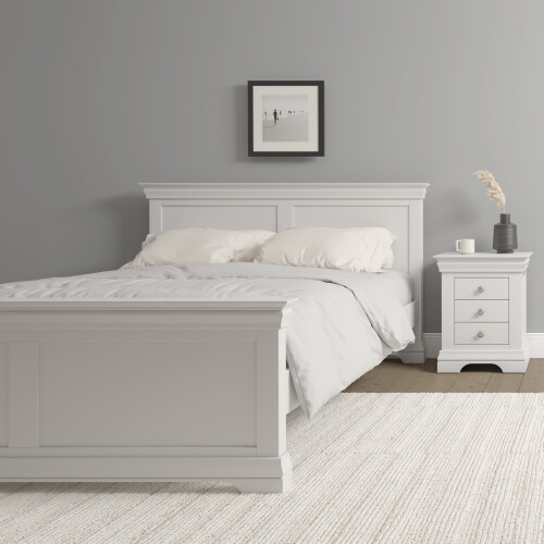Seconique Bordeaux 4'6" High End Bed - Ivory