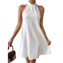 Vestido Curto Feminino com Pregas, Decote Halter Torcido e Sem Mangas, Adornado com Pérolas Branco M