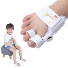 2026 New Adjustable silicone toe-spreading splint for children with hallux valgus, designed for toe alignment and foot support.