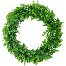 Guirlanda artificial de buxo, com estrutura redonda de plástico resistente e proteção ultravioleta, em um vibrante verde escuro com flores