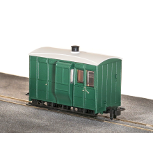PECO GR-530UG 4 Wheel Brake Coach Green OO9 Gauge