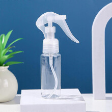 (Clear) Botella pulverizadora de 60 ml, pulverizador de plástico de niebla fina con hombro inclinado para plantas, cabello y limpieza.